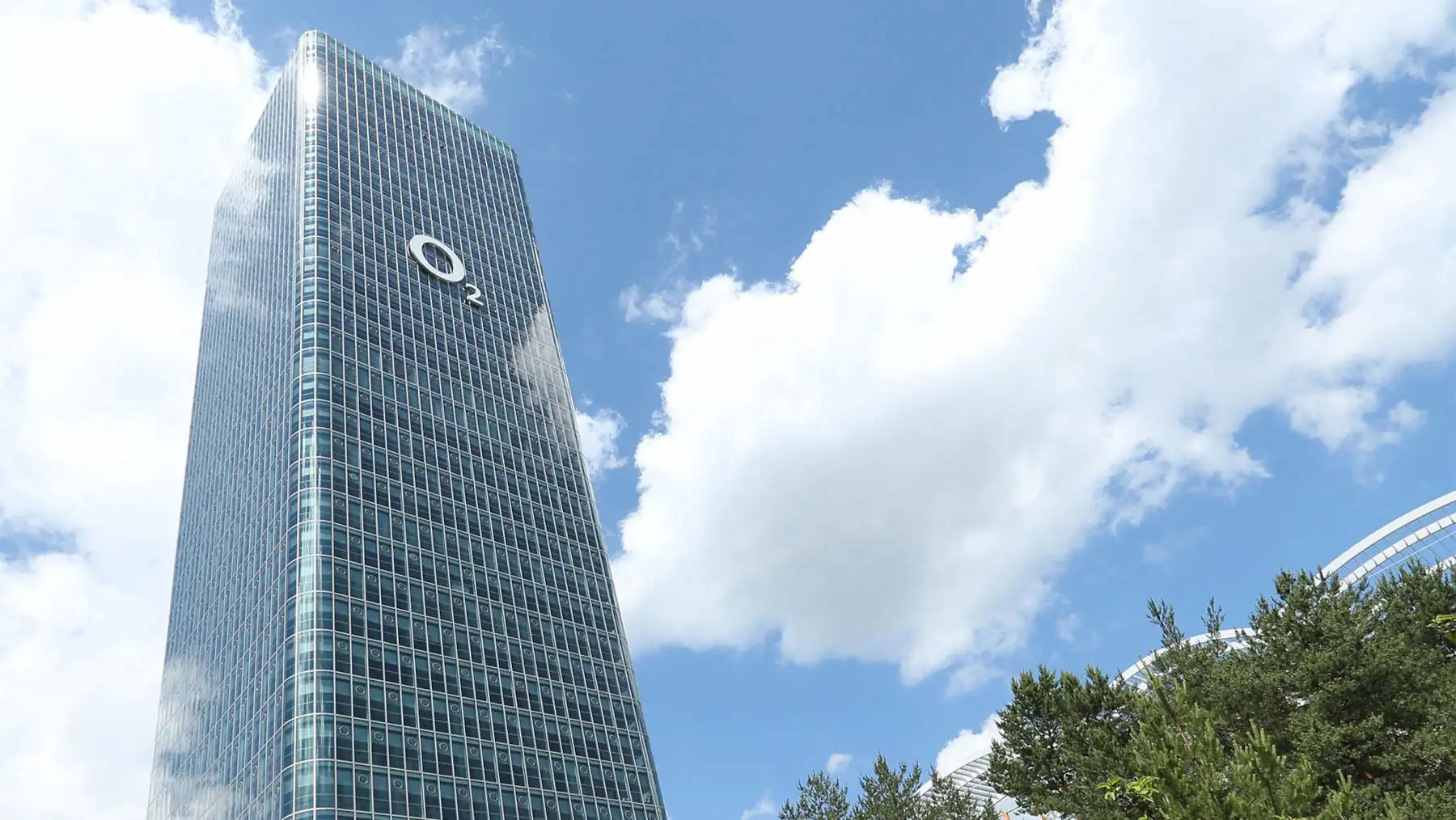 csm_o2-tower-building-munich_dca2860552