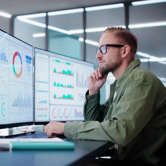 financial-man-with-dashboard-serious-square