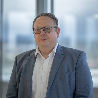 Dr. Alexander Becker