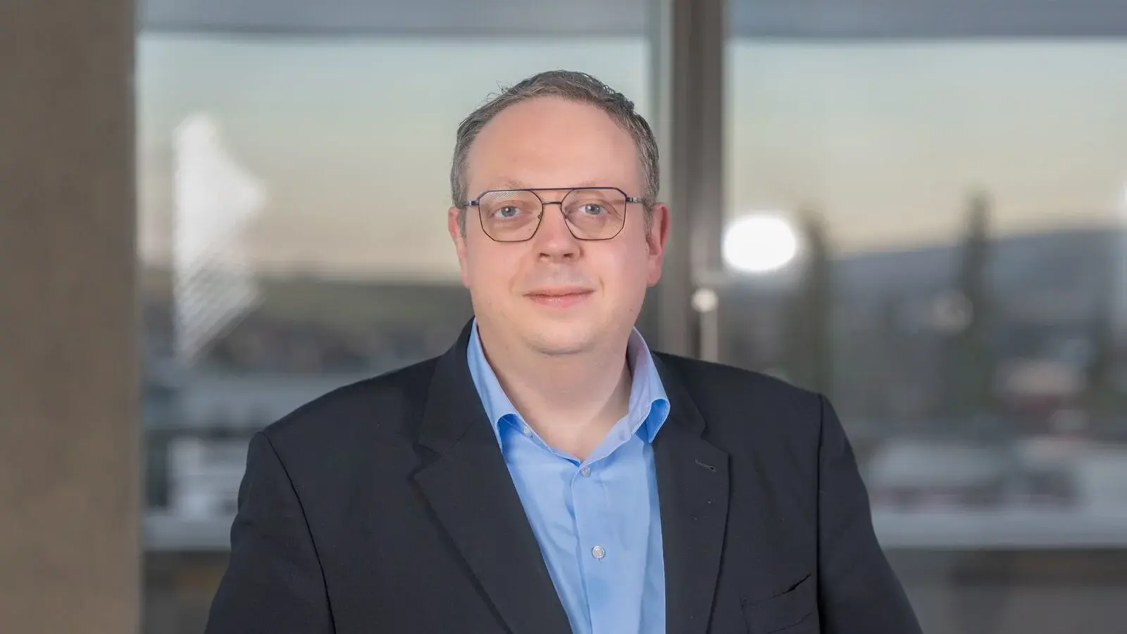 Dr. Alexander Becker